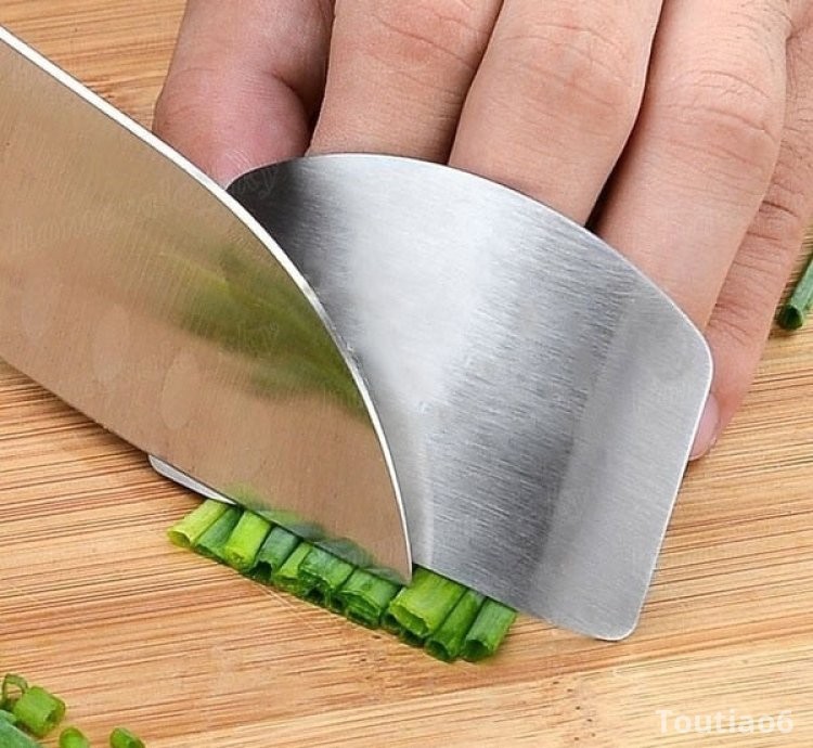 Stainless Steel Kitchen Tool Hand Finger Protector Knife Cut Slice Safe Guard