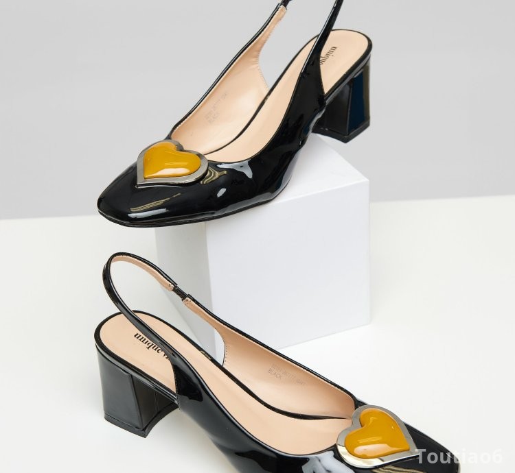 Unique Vintage Black & Orange Heart Leatherette Slingback Heels