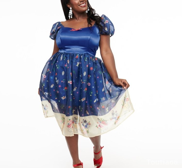 Disney Princess collection by Unique Vintage Plus Size Blue Snow White Print Sweetheart Dress